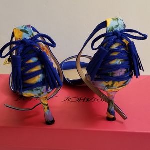 These blue beauties should be shared.